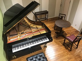 スタインウェイ神戸ピアノルームのD-274